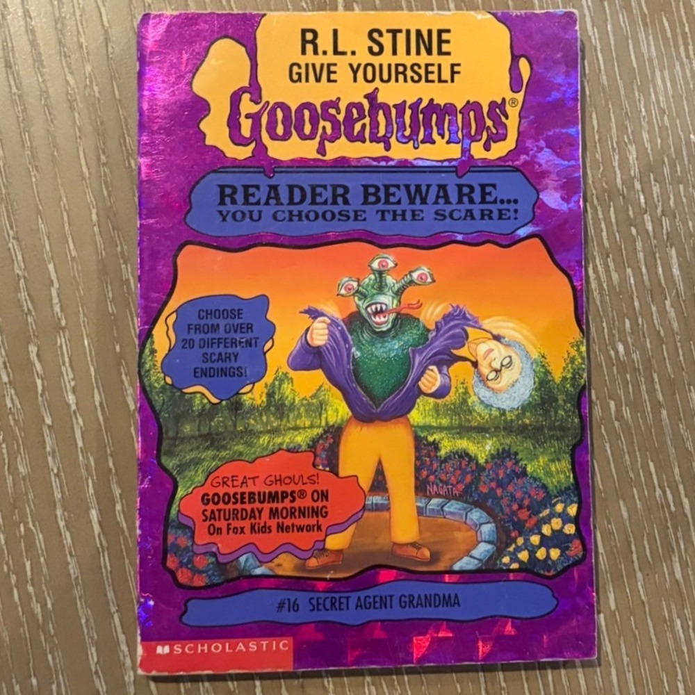 RL Stine Give Yourself Goosebumps 16 Secret Agent Grandma Book 1997 First Print